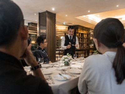Operasional Restoran Hotel: Mengelola Service, Cost, dan Revenue dalam Satu Sistem