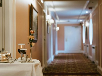 5 Tanda Hotel Anda Mendekati Collapse